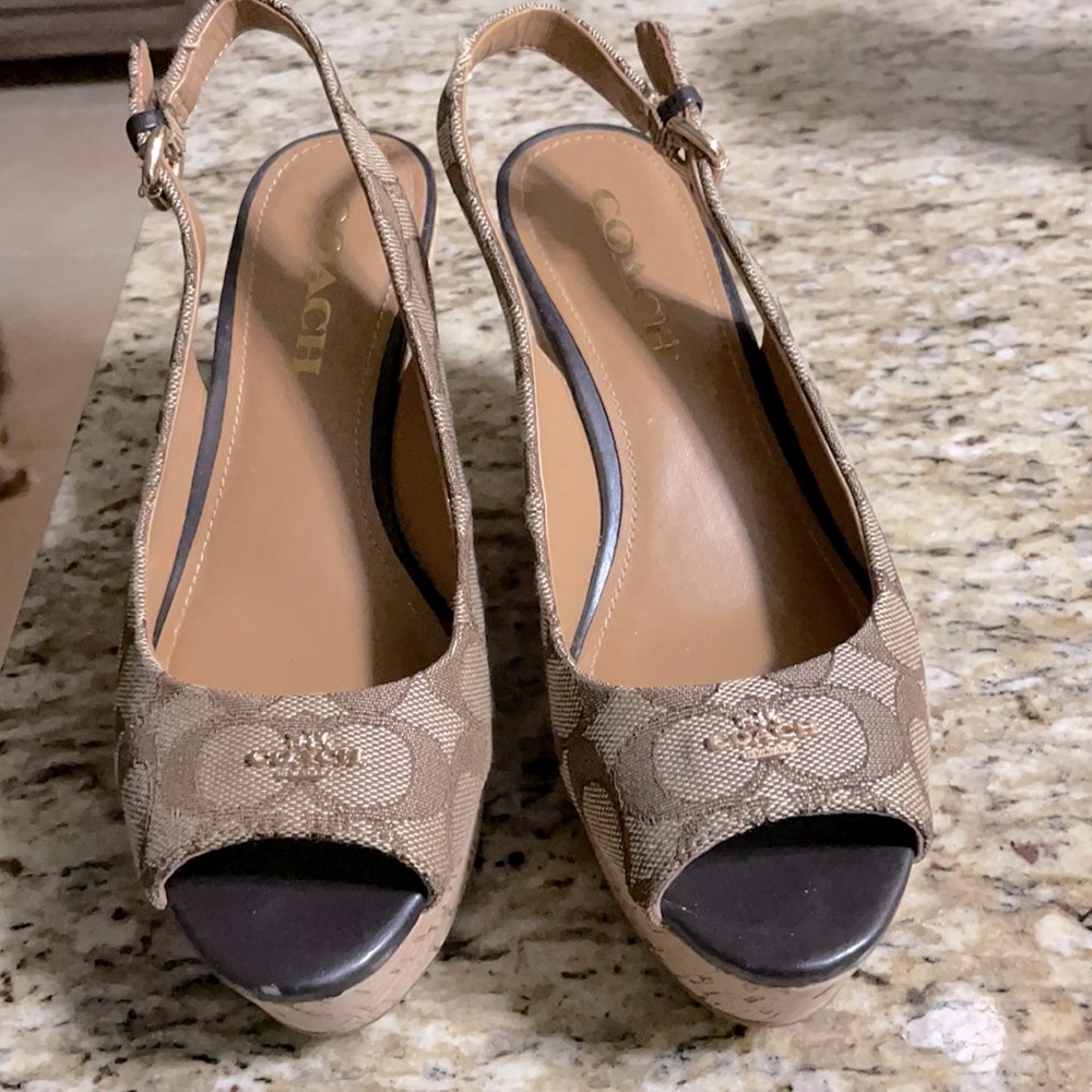 Like new Coach wedge Sandals size 6
